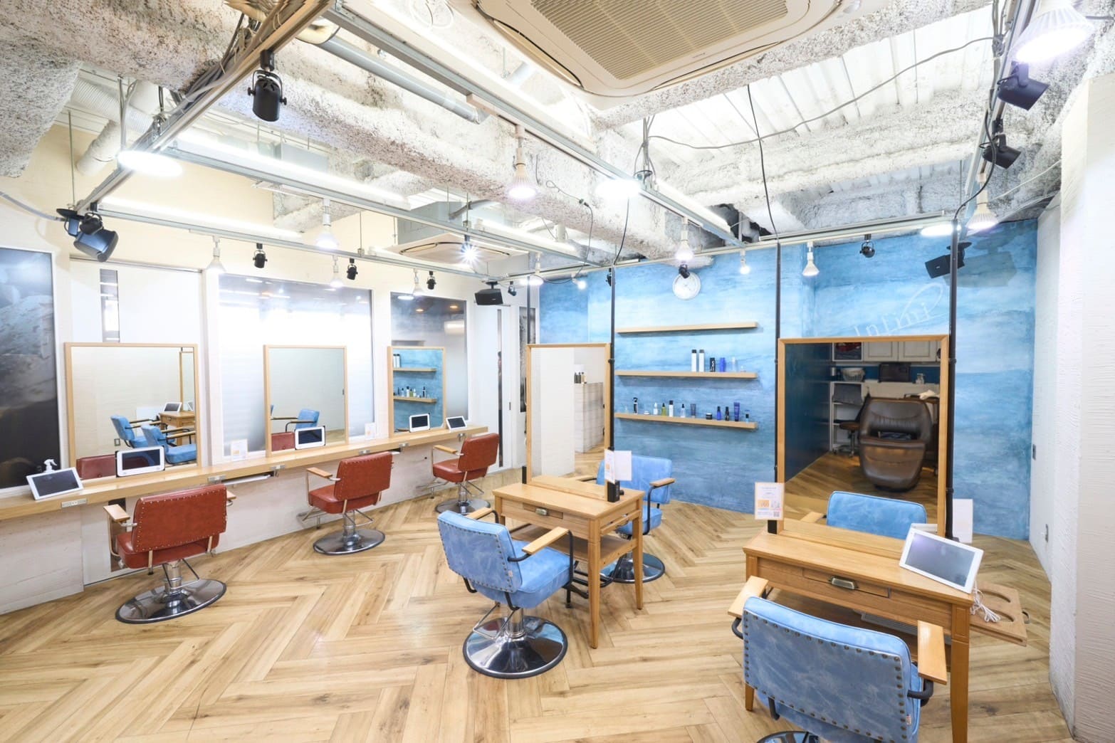 店内カウンター